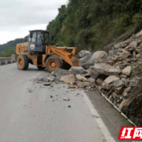 永顺县公路建设养护中心积极清理国道G209线零星塌方