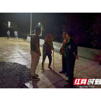 永顺公安连夜驱车170多公里护送桑植籍男子回家