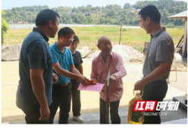 情系退休老教师 保靖甘溪村开展教师节走访慰问活动