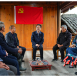 朝着共同富裕团结奋斗 虢正贵到吉首市隘口村传达党的二十大精神