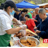 湘西：福利院里喜意浓 欢欢喜喜过佳节