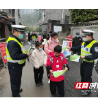 开学季来临 湘西公安交警全力开展护学行动