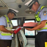 湘西公安交警开启开学季“护学模式”