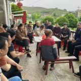 涟源市法学会为民办实事屋场会走进农家院 打通普法“最后一米”