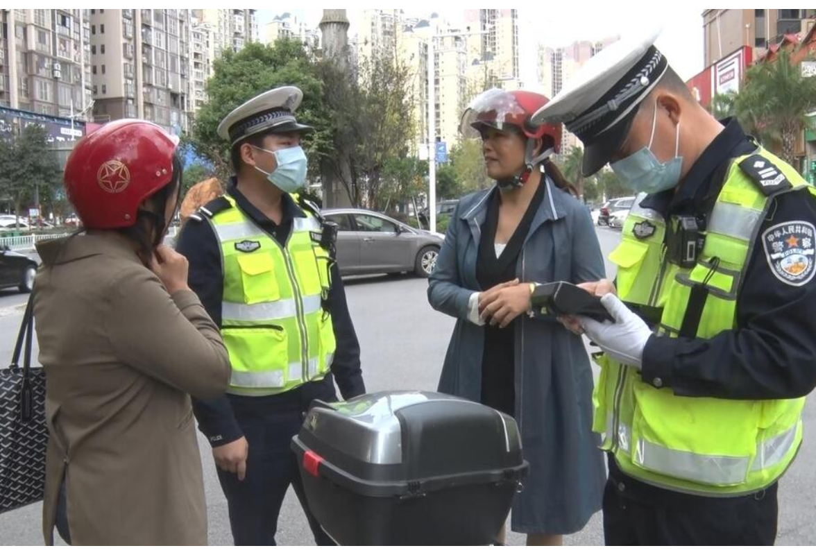 桂阳县公安交警大队：持续开展“戴帽工程”整治行动
