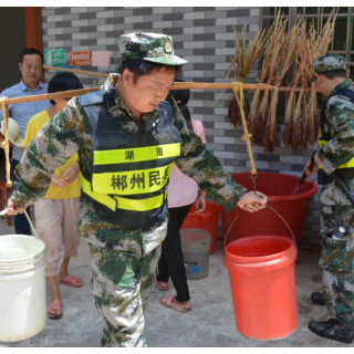 抗旱救灾，安仁民兵擎旗在前