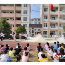 延寿瑶族乡中学开展体验式的灭火演练