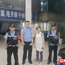 南塔派出所民警化身“临时奶爸”帮助迷路小女孩