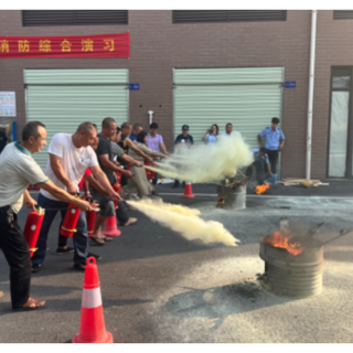 迎国庆 保安全 郴州中农批大市场举行消防演习