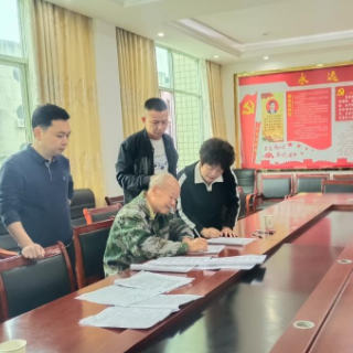 临武县舜峰镇：退休不褪色 征迁献余热