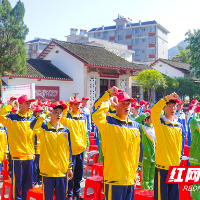 桂东县：百名少先队员离队入团 吹响青春集结号