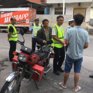 临武县水东镇：人大代表助力道路交通安全劝导 推动文明出行