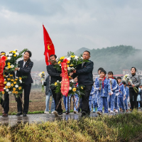 组图 | 湖南临武县：清明寻红色  童心敬英雄