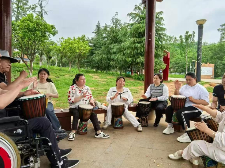 哲学里的郴州 | 拨亮心灯，残缺生命生香