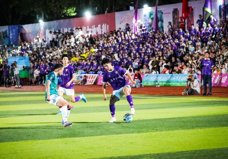 湖南新田:“永超”足球联赛1/4决赛 南有新田队主场3比2战胜德武东安队挺进半决赛02.jpg