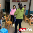 赫山区欧江岔镇：妇联慰问传递爱  巾帼关怀暖人心