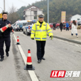 桃江交警“打卡”欢乐闹元宵系列活动