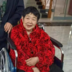 南县浪拔湖镇：为残疾人士送轮椅