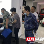 益阳市市场监管局突击检查电动车市场
