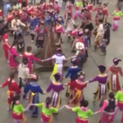 欢度美好假日 礼赞幸福小康