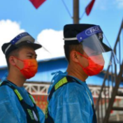 西双版纳边境管理支队民警40度高温下坚守国门
