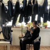 28套学生校服挂满班主任家阳台！“亲妈式关爱”没错了