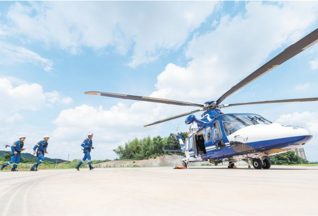 火热练兵 岳麓蓝天救援队开展直升机救援训练