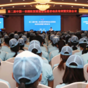 中非经贸博览会招募650多名志愿者 这群“蓝精灵”会6种语言