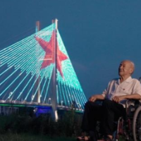 以身许国,见证祖国富强,芒果TV《这十年》走近百岁老兵胡正先