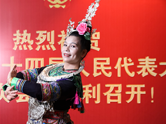 两会专访丨杨团花： 能歌善舞的”百灵鸟”不遗余力推广侗寨文化