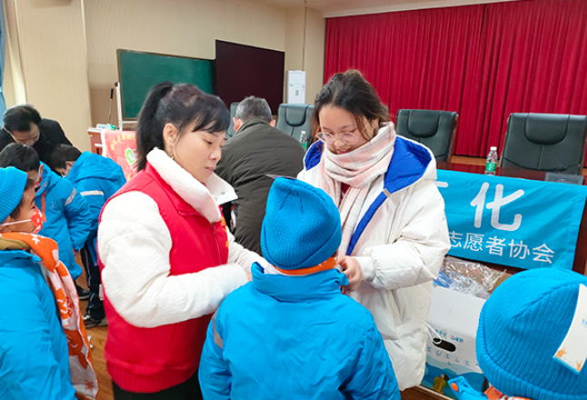 暖童心伴童行 湖南多地开展关爱留守儿童志愿服务活动