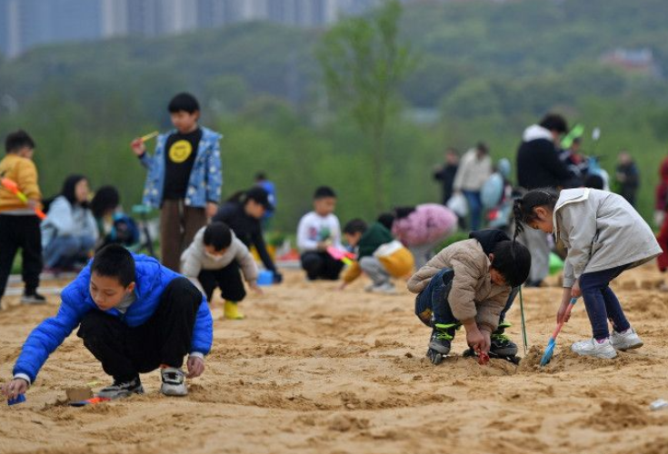 组图丨久雨放晴 乐享春光