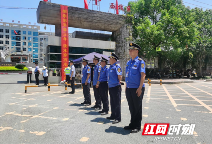 洪江市城管局为莘莘学子迎战高考保驾护航