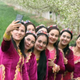 “花”样繁多 新疆南部春天美景绘出美丽“钱景”