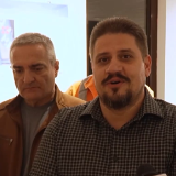 “感谢习主席 让我们就像在隧道里看到了光”