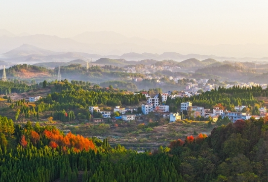 新田县：初冬山乡 美如画卷