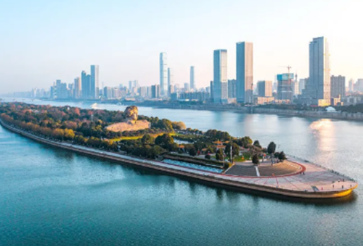 坚持底线思维 强化主动作为