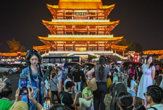 政府“宠粉”，网红地标更潮更青春