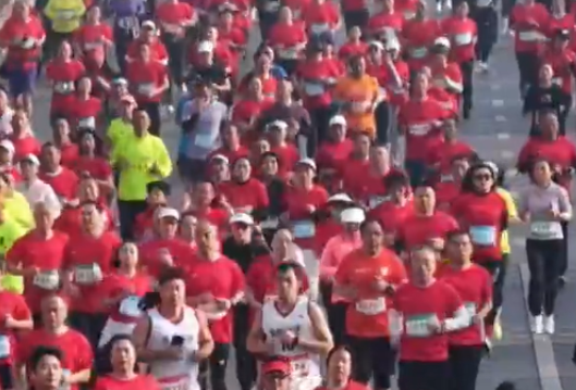 奔跑“千年古郡”，全国跑友点燃冬日“冠军之城”