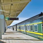 “慢点走,来得及!” ——世界最高有人值守火车站的春运故事