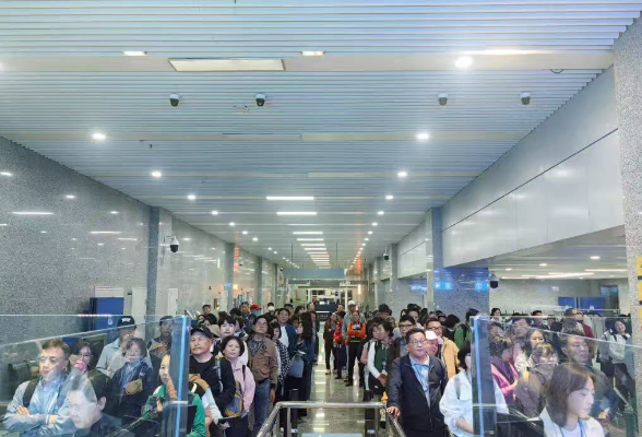 暑假未落幕国庆已升温！国庆“拼假”受青睐，上班族成出游主力