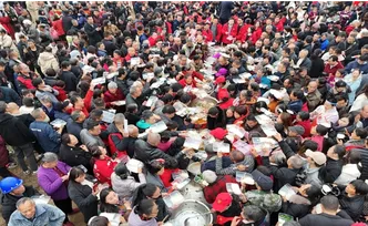 冬日乡野杀猪饭 乡土年味引客欢