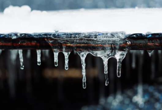 今年首场寒潮来袭，南方冻雨风险为何突出？