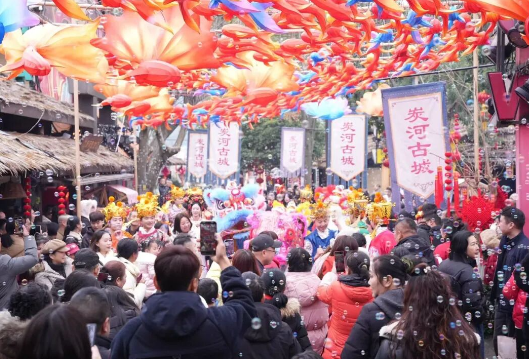 “橘子洲是放榜了吗？” 春节湖南这些地方超火爆，有你的身影吗