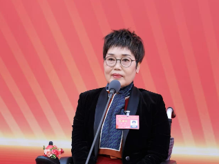 李丽：无障碍环境不是残疾人特惠 是全民普惠丨直击代表通道