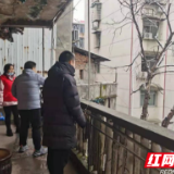 文明实践耀武陵丨穿紫河街道朝阳路社区：冰雪袭城 以雪为令