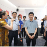 曹志强周振宇等市领导带队观摩“五好”园区建设新成果
