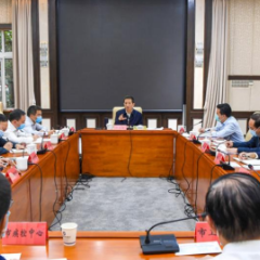 许忠建在专题调度疫情防控工作时强调：坚持问题导向攻坚克难 用最短时间实现社会面清零 黎春秋王建球李万千印宇鹰参加