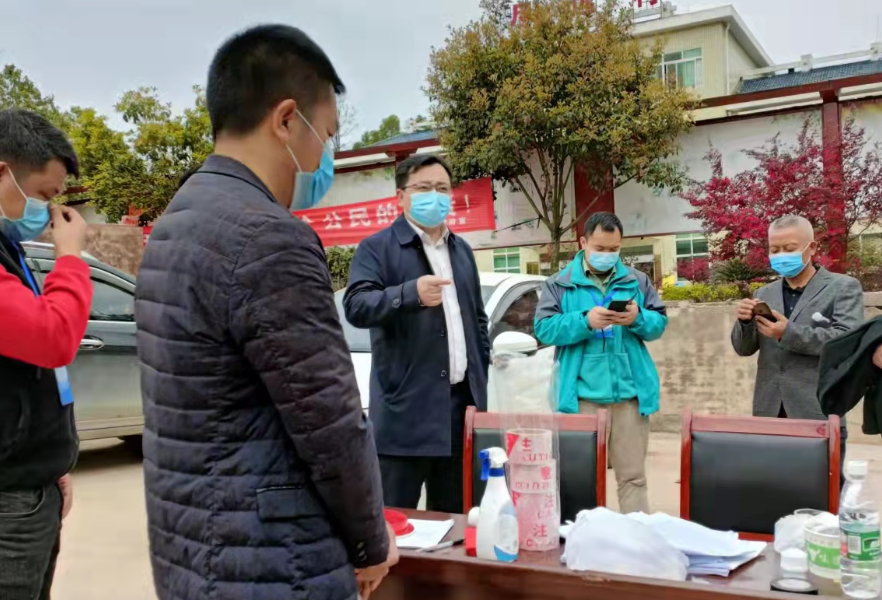 鹤城农村全力打好疫情防控阻击战