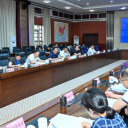 黎春秋主持召开第十一届全球湘商大会怀化市调度会